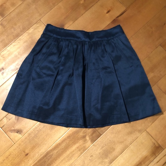 🔥SALE🔥Banana Republic Festive Shine Faille Skirt - Picture 2 of 4